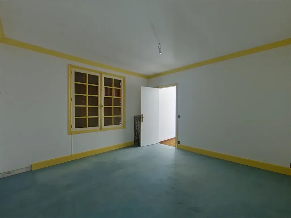 Pièces - Maison des Années 60 avec Vue Panoramique à Montmorillon