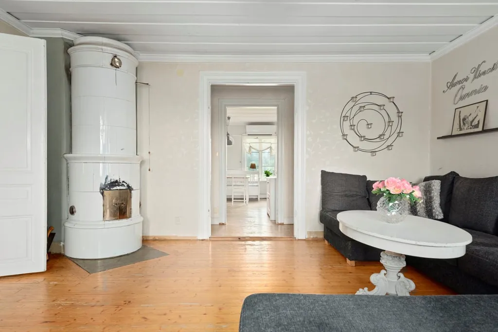 Séjour - Well-Preserved Villa with Nature Access on Indalsvägen