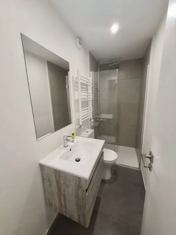 Salles de bain - Furnished Studio in Lavapiés, Madrid
