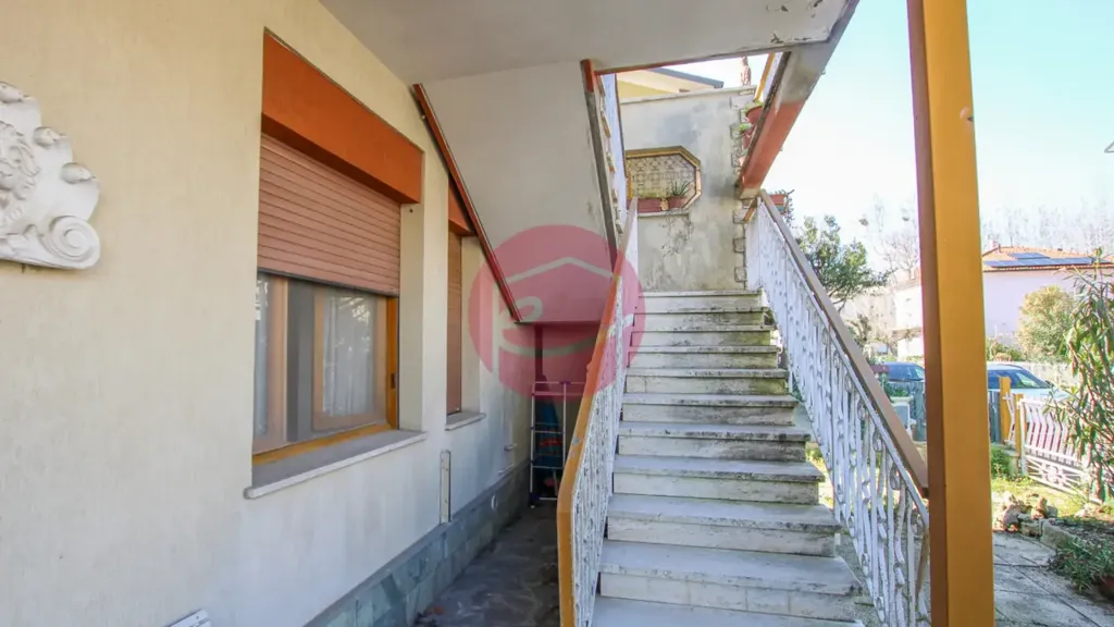 4-room house in IT
