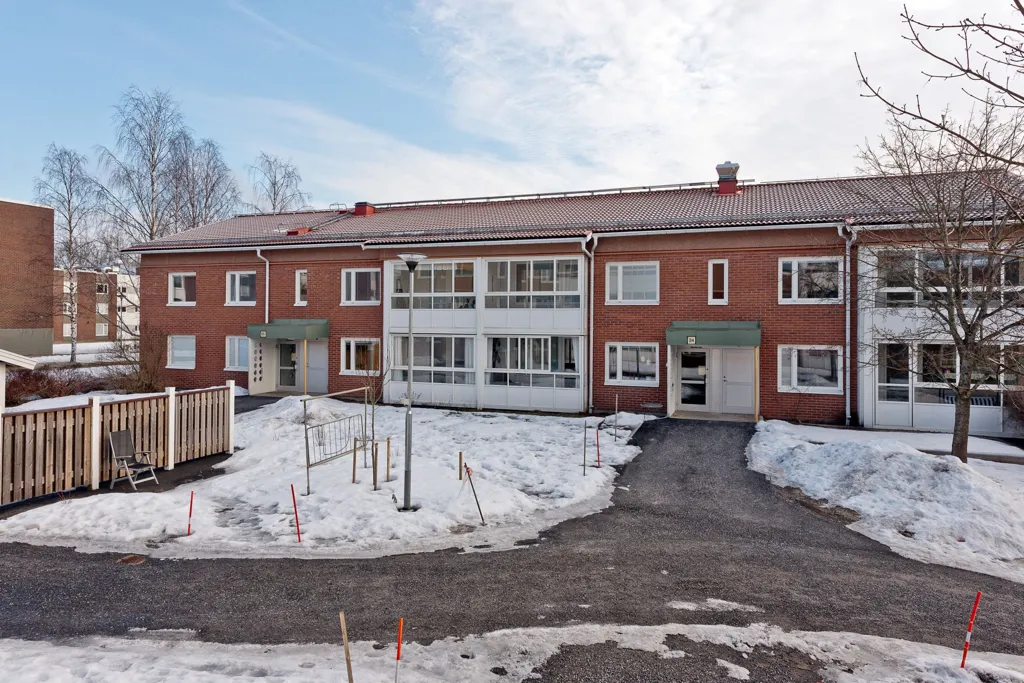 Exterior - Three-Bedroom Apartment with West-Facing Balcony in Umeå