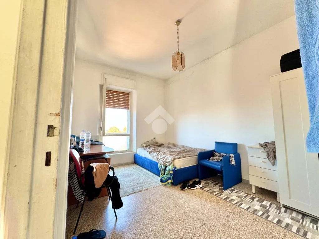 Bedrooms - 4-Room Apartment with Balcony in Bari
