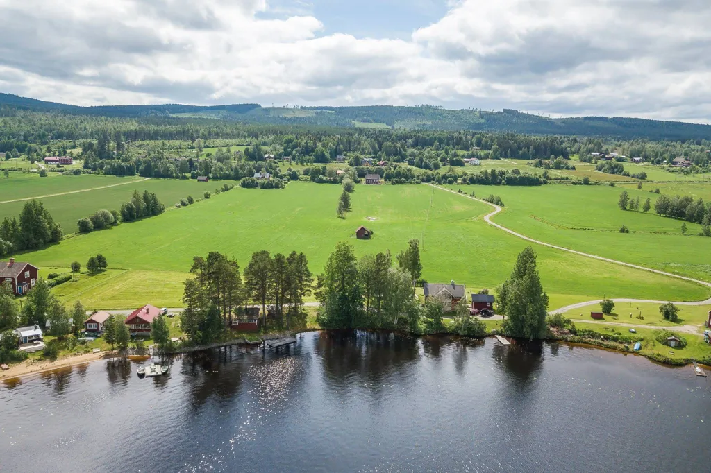 Õhuvaade - Waterfront Plot with River View in Karsjö