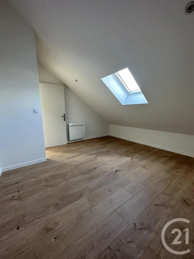 Pièces - Appartement Mansardé Refait à Neuf à Montluçon