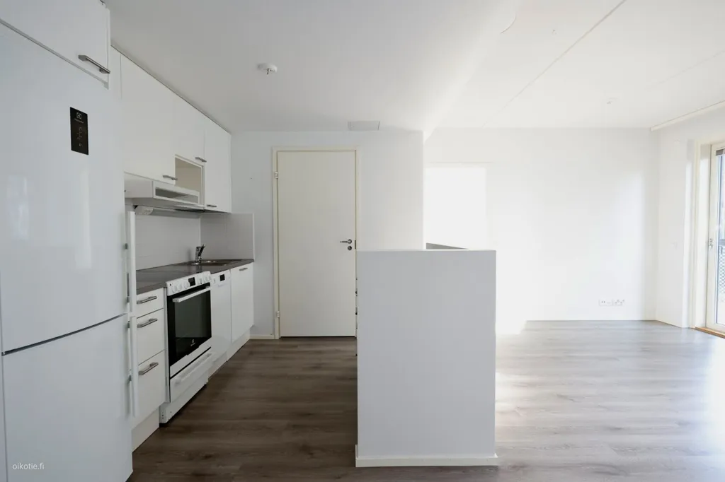 Köök - Modern Studio with Balcony in Haaga, Helsinki