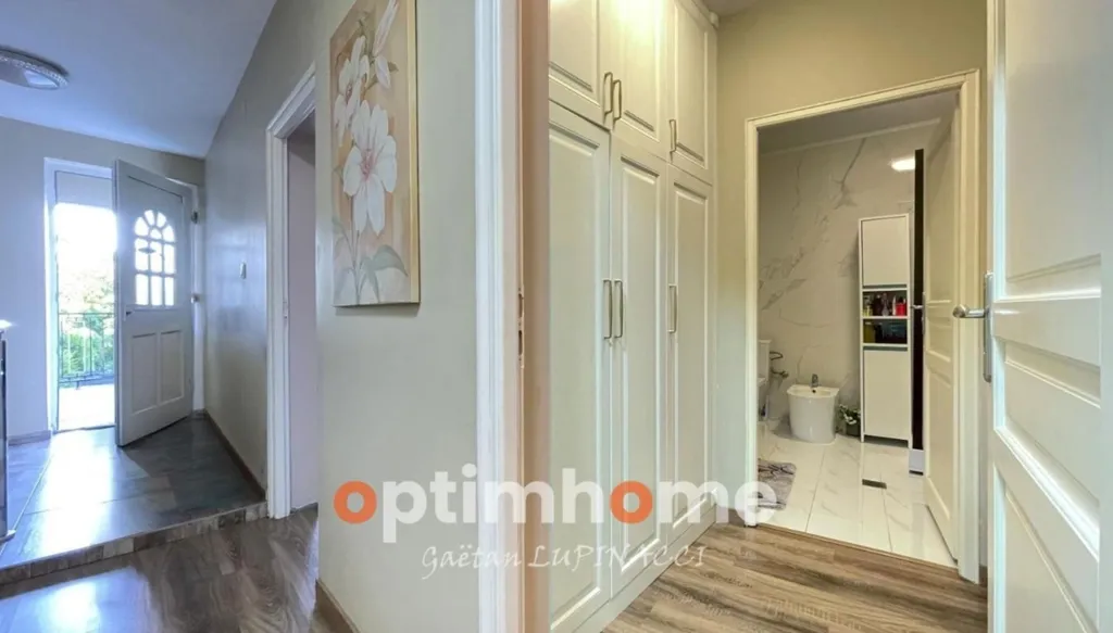 Esik - Spacious House with Garden in Manom