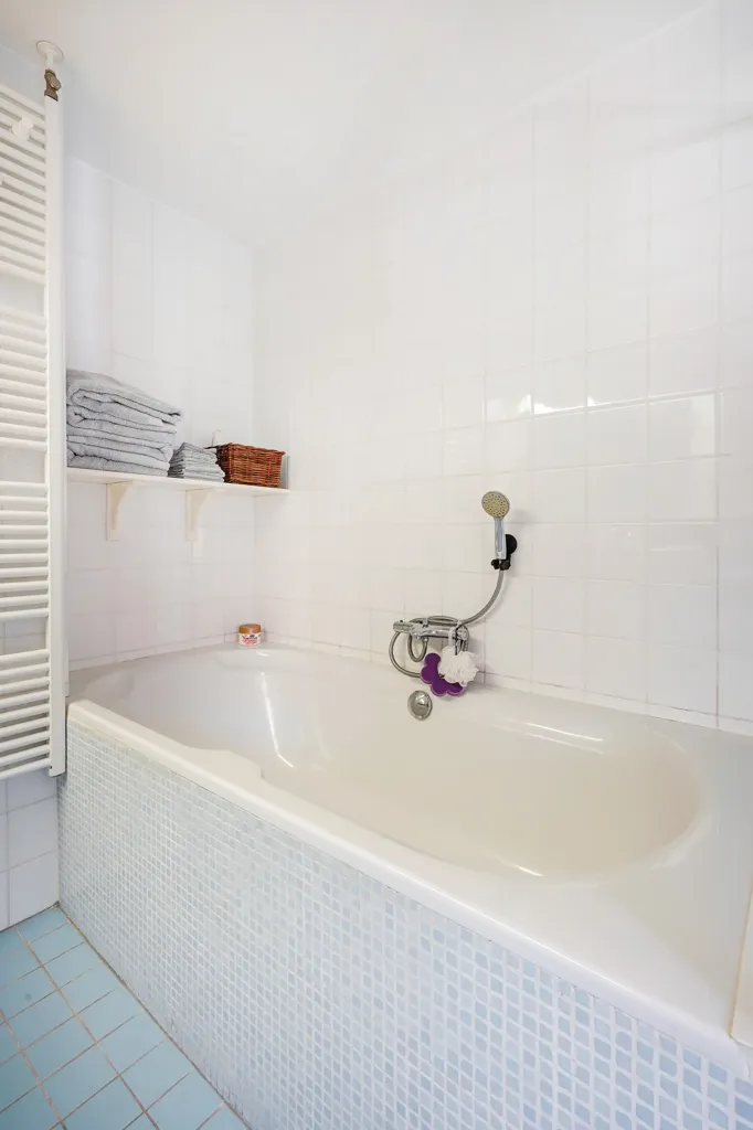 Vannitoad - Light-Filled Corner House in Den Haag