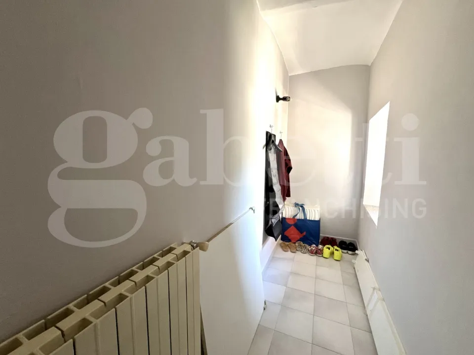 Hallway - Rustic House with Garden in Giaveno
