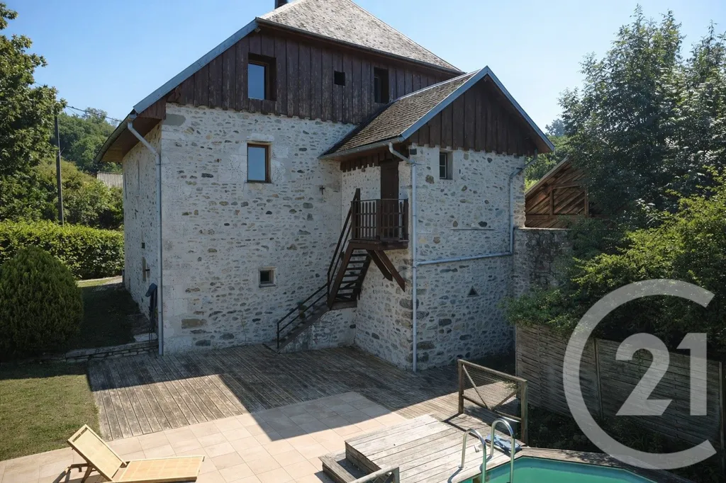 Välivaade - Historic Manor with Pool in Grésy-sur-Aix