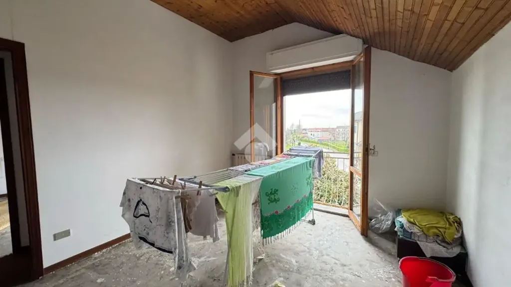 Pièces - Mansard Apartment with Central Location in Marano Ticino