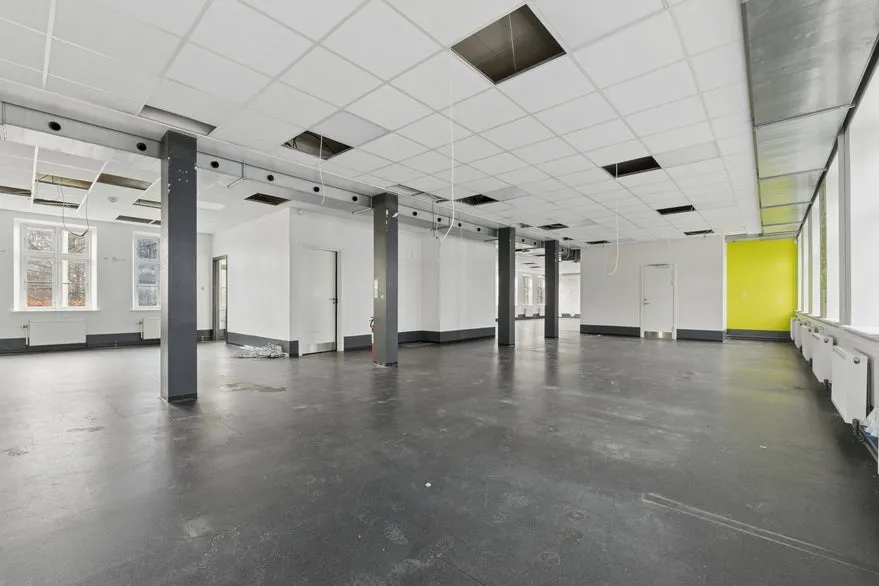 Pièces - Historic Business Property with Conversion Potential in Fredensborg