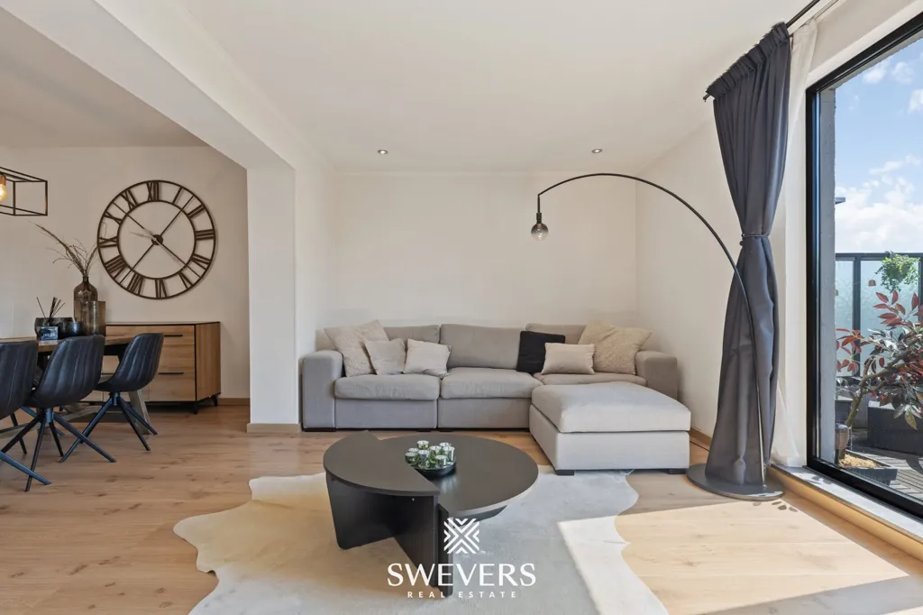 Séjour - Duplex Rénové avec Terrasse à Hasselt