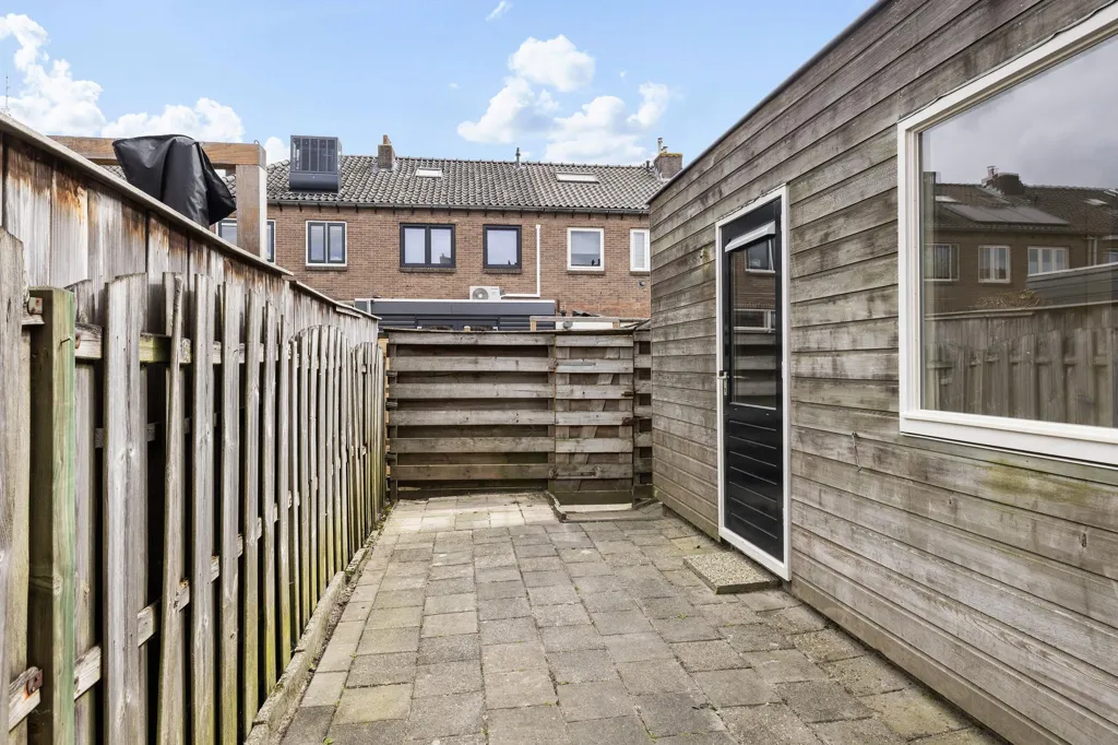 Jardin - Characterful Townhouse with Garden in Meppel