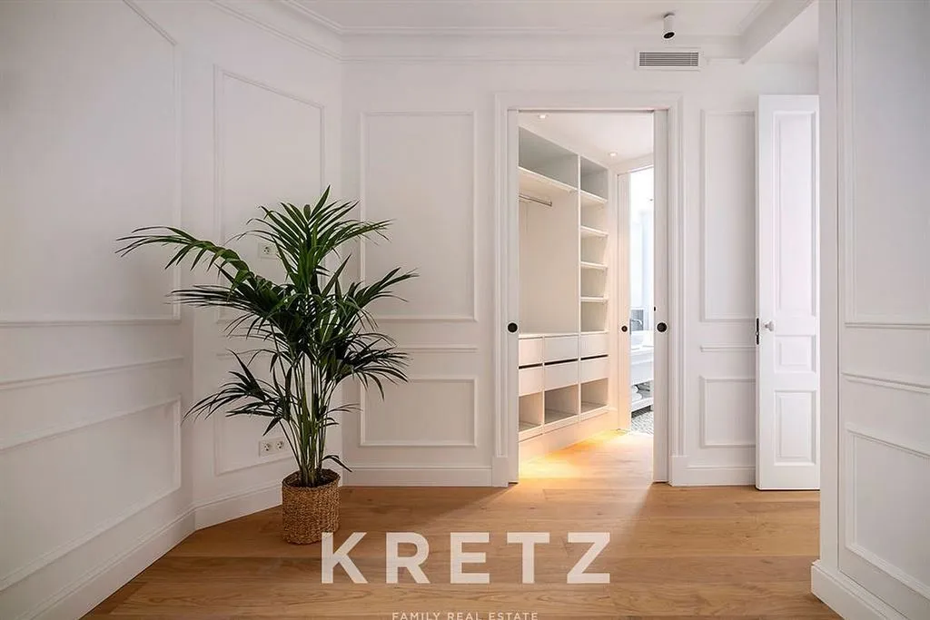 Esik - Apartment with Balcony in Eixample Izquierdo