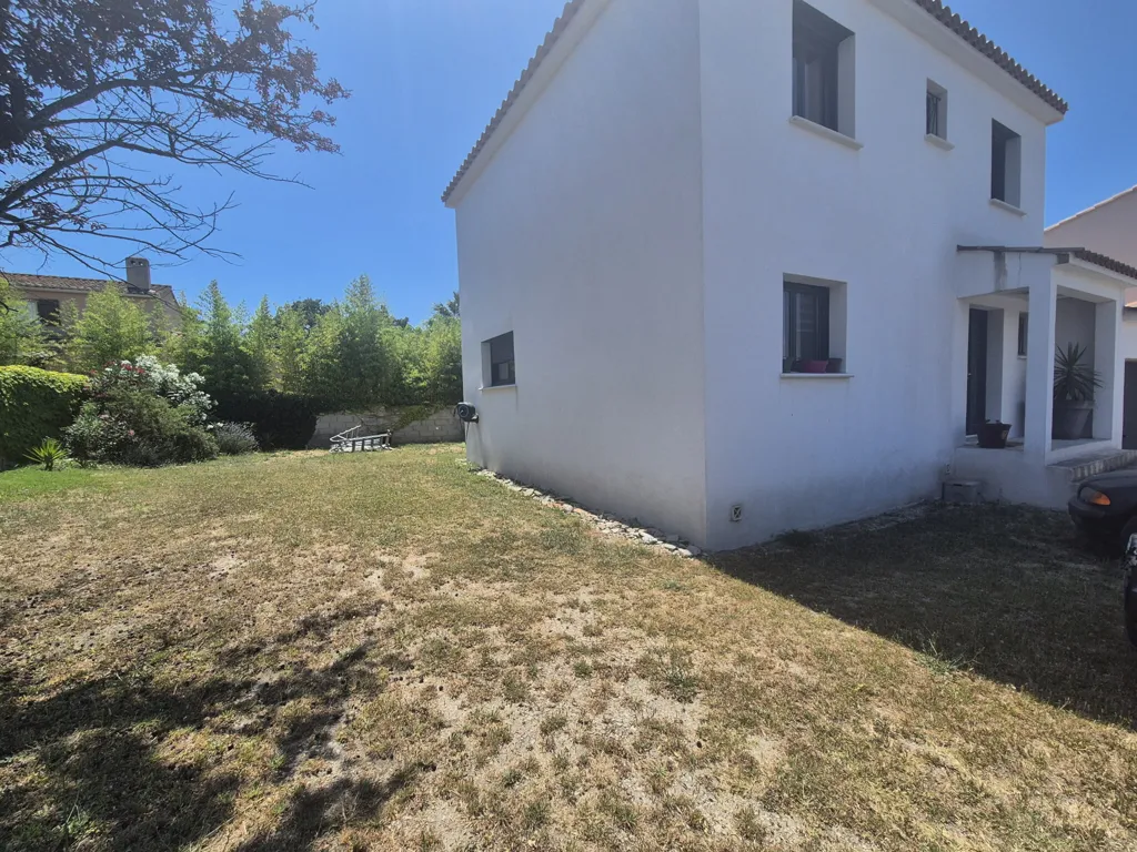 Aed - Modern Villa with Garage in Recent Development