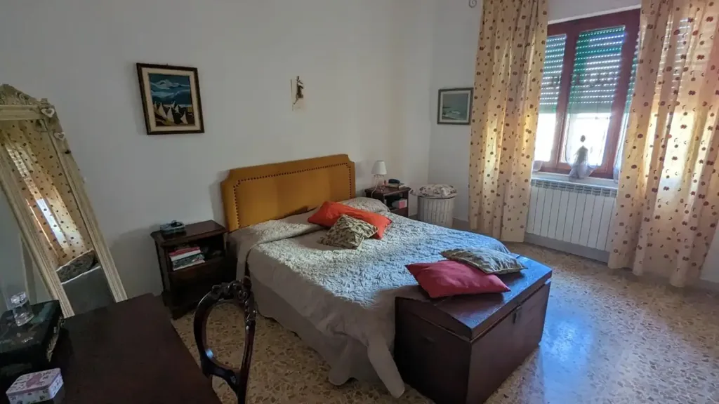 Bedrooms - Villa with Garden in Central Vada