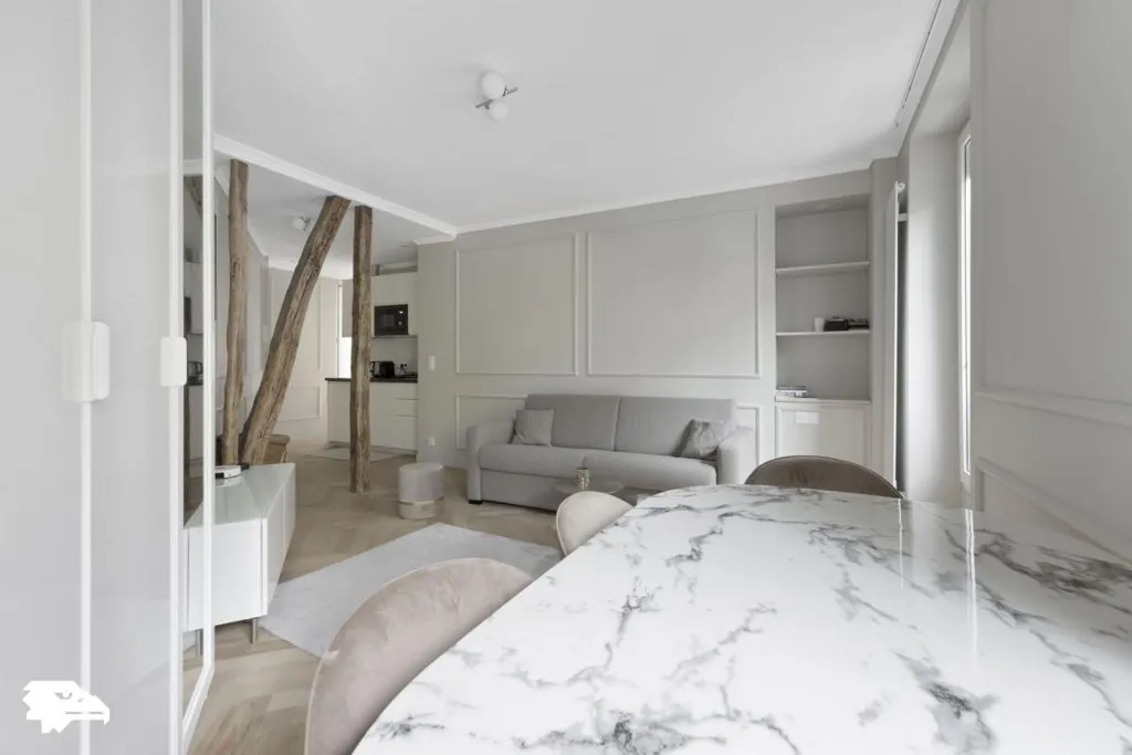 Elutuba - Refurbished Studio with Etoile View in Paris