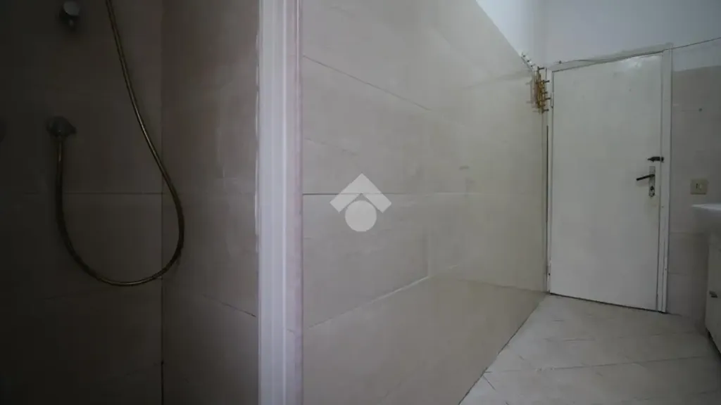 Vannitoad - Bright Flat with Balcony in Prato