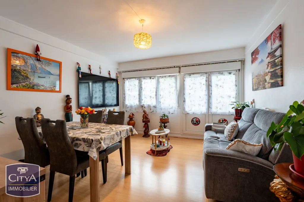 Salle à manger - Appartement Rez-de-Chaussée avec Accès Tramway à Le Mans