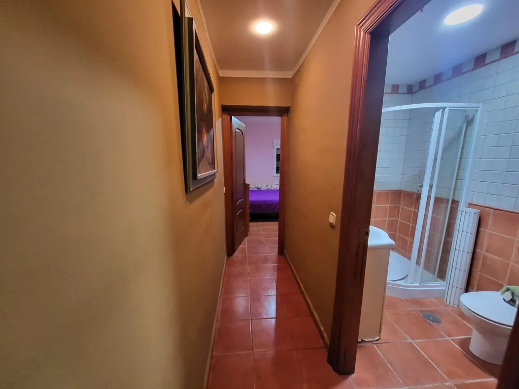 Bathrooms - Spacious Corner Flat with Terrace in Huelin