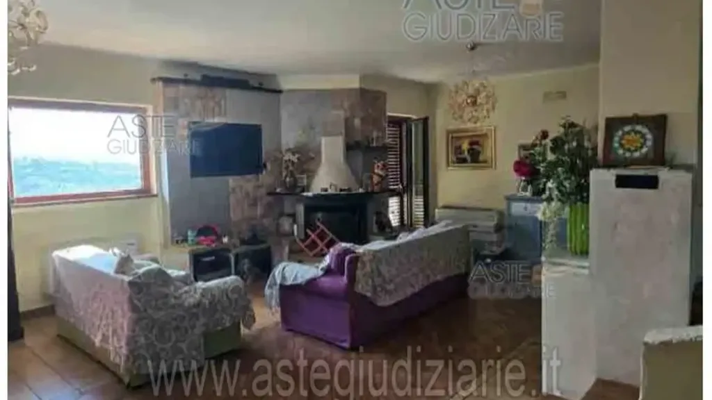 Soggiorno - Two-Level Apartment with Cellar in Prignano Cilento