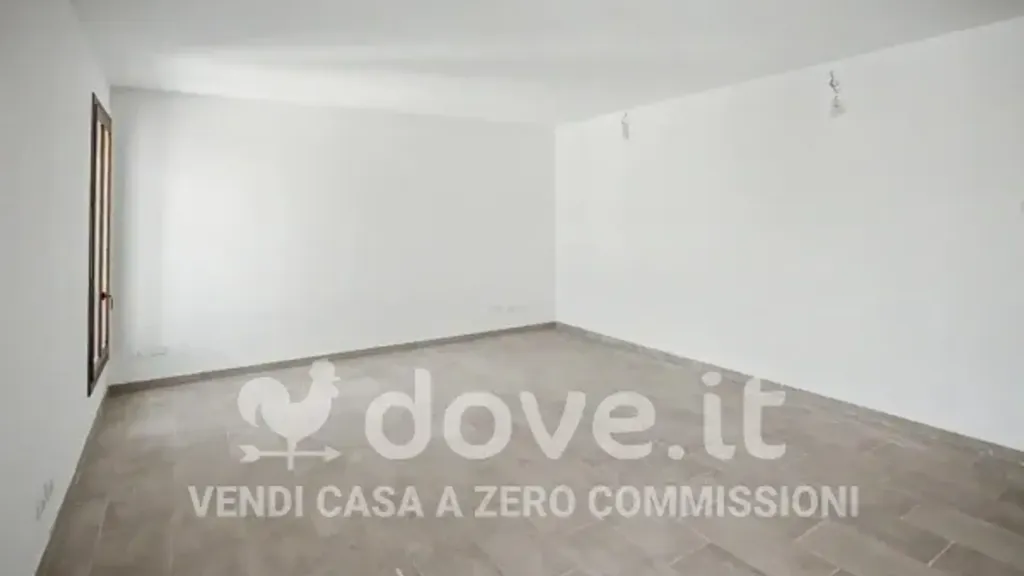 Pièces - Rustic-Style Apartment with Solar Panels in Concordia