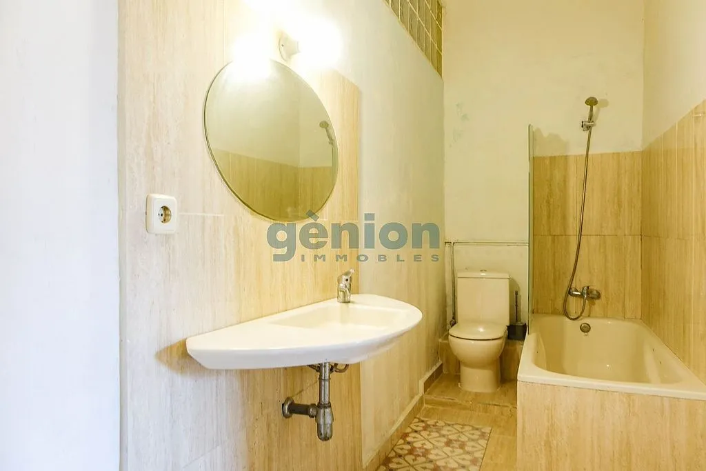 Vannitoad - Historic Flat with Balcony in Girona Centre