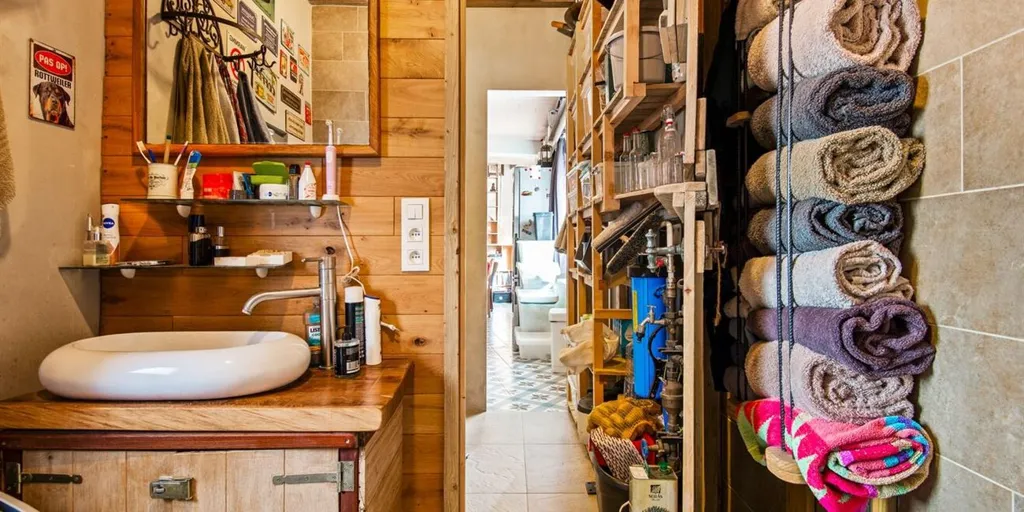 Bathrooms - Renovated Semi-Open House with Terrace in Lier