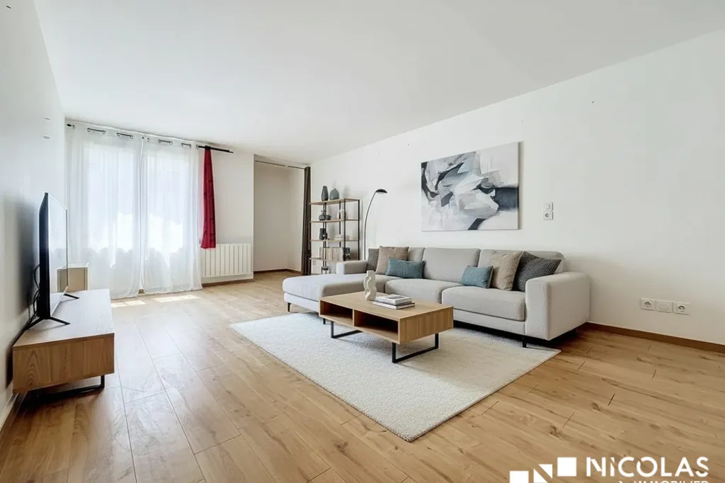 Soggiorno - Luxury Apartment with Parking in Bordeaux Centre