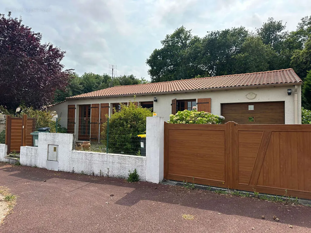 5-toaline maja asukohas Vaux-Sur-Mer