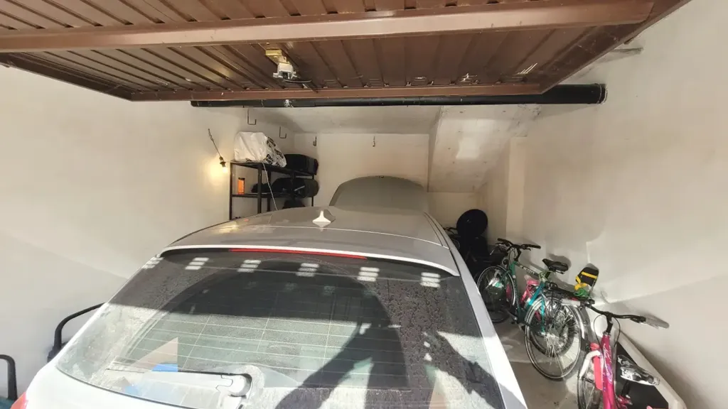 Garage - Central Trilocale with Balcony in Bovezzo