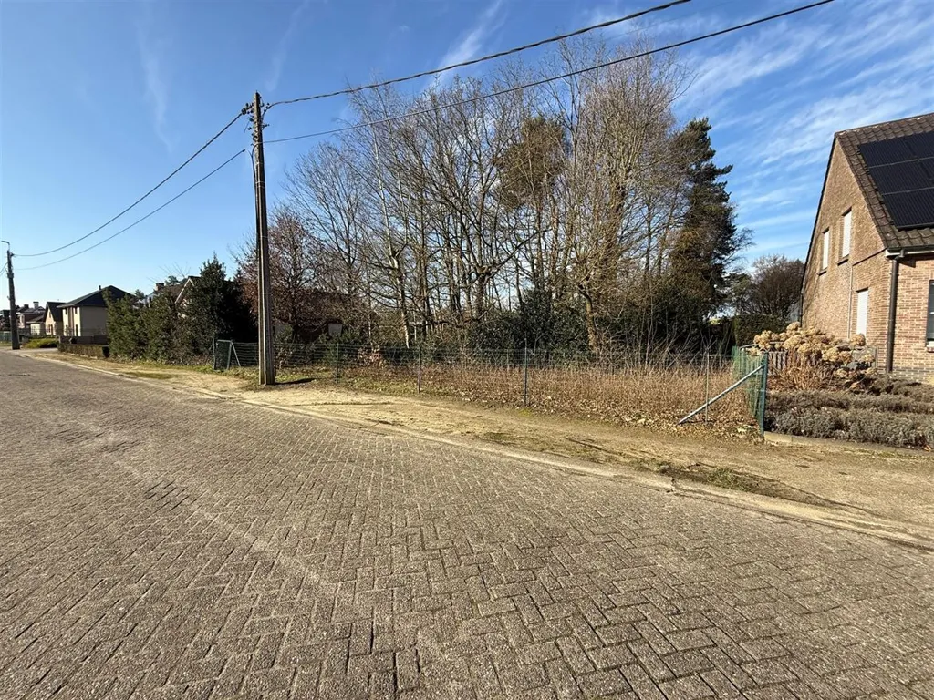 Aed - Plot with Central Location in Grobbendonk