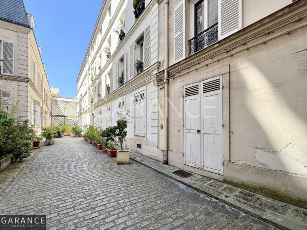 Garden - Charming 3-Piece Paris Flat, Top Floor