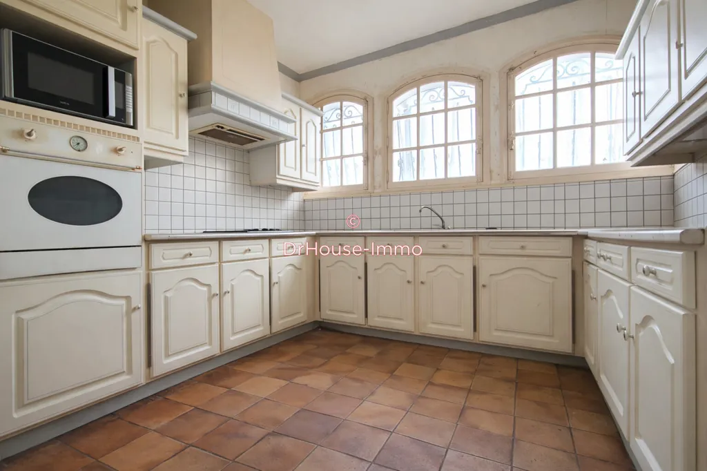 Cucina - 10-Piece Manor with Marble Features in Beaumont-le-Roger