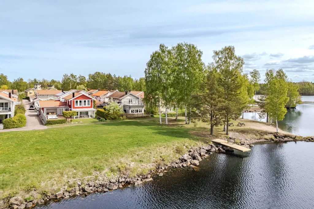 Vue aérienne - Villa with Lake View in Falun