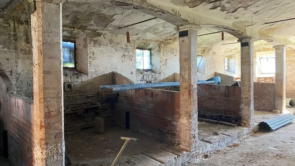 Pièces - Rustic Property with Land in Baggiovara, Modena