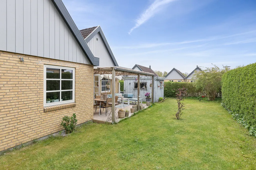 Jardin - Terraced House with Garden in Hedehusene