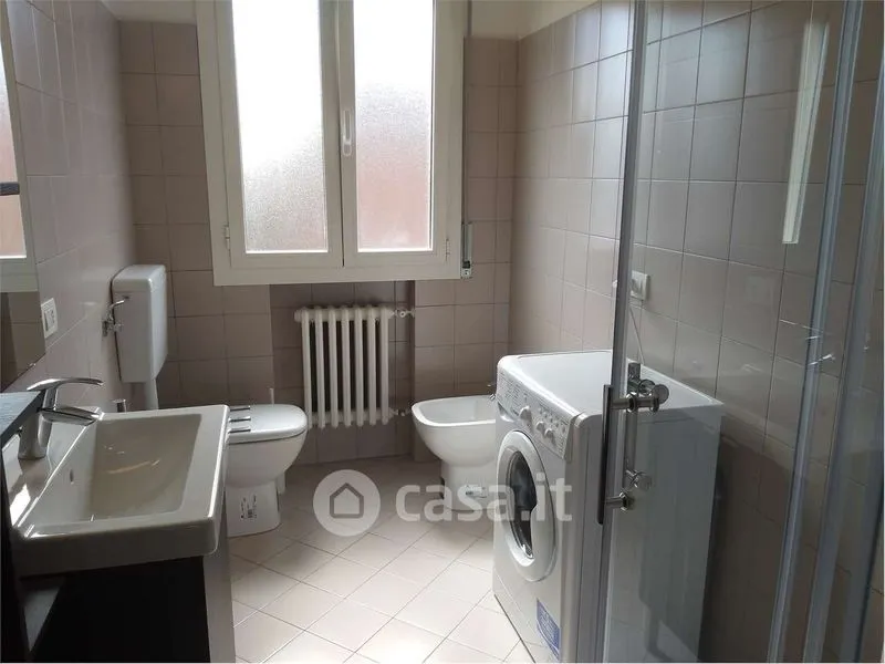 Vannitoad - Fully Rented Triplex in Via Allegri, Modena