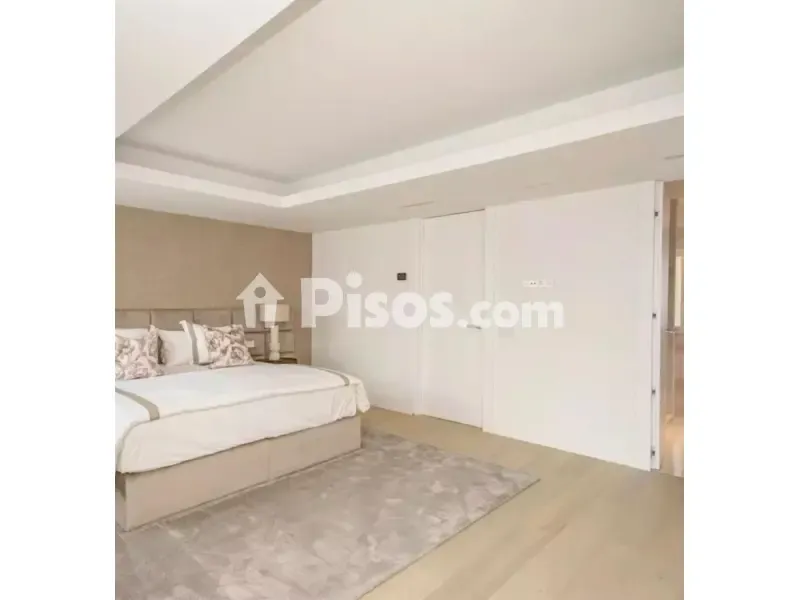 Chambres - Modernised Apartment with Views in Recoletos