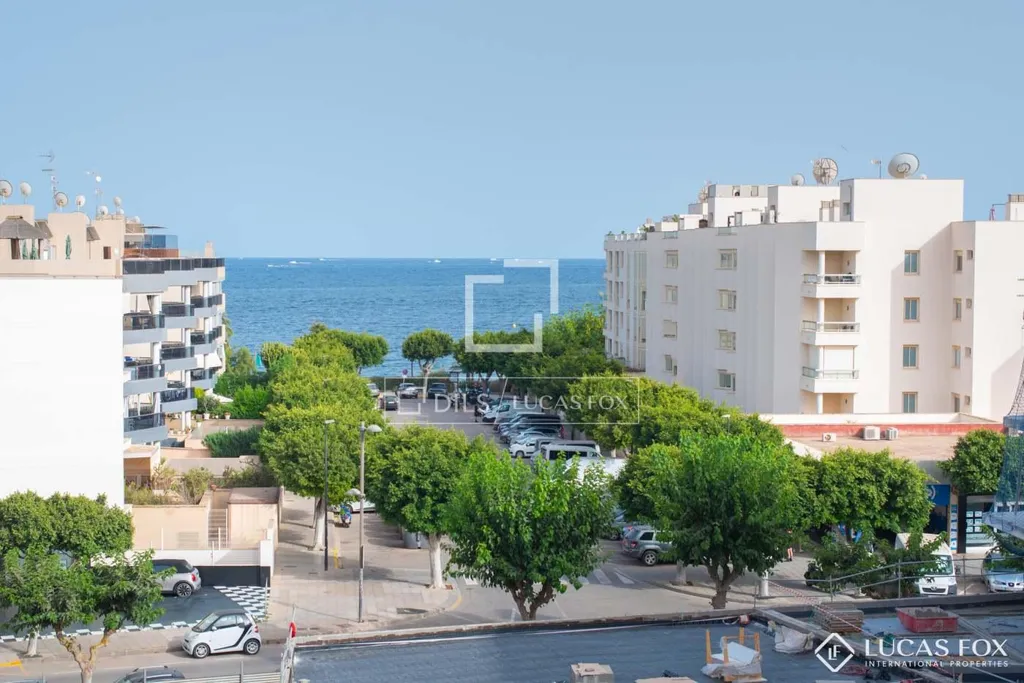 Rõdu - New Build Apartment with Pool in Ibiza