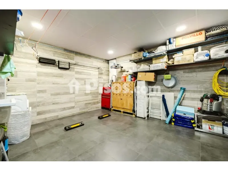 Garage - Loft with Exterior Access in Calle de Zúñiga