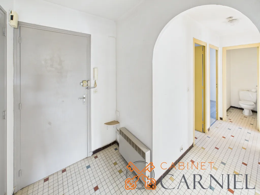 Hallway - Apartment with Balcony in Marmande