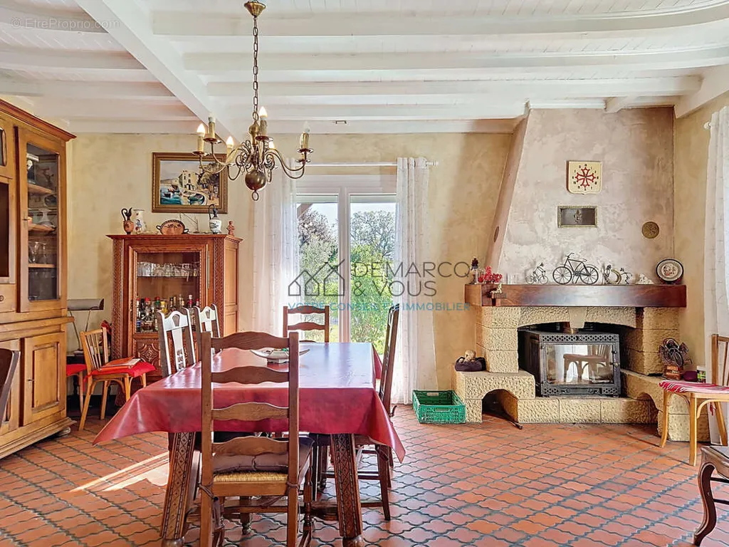 Söögituba - House with Complete Basement in Quiet Residential Area