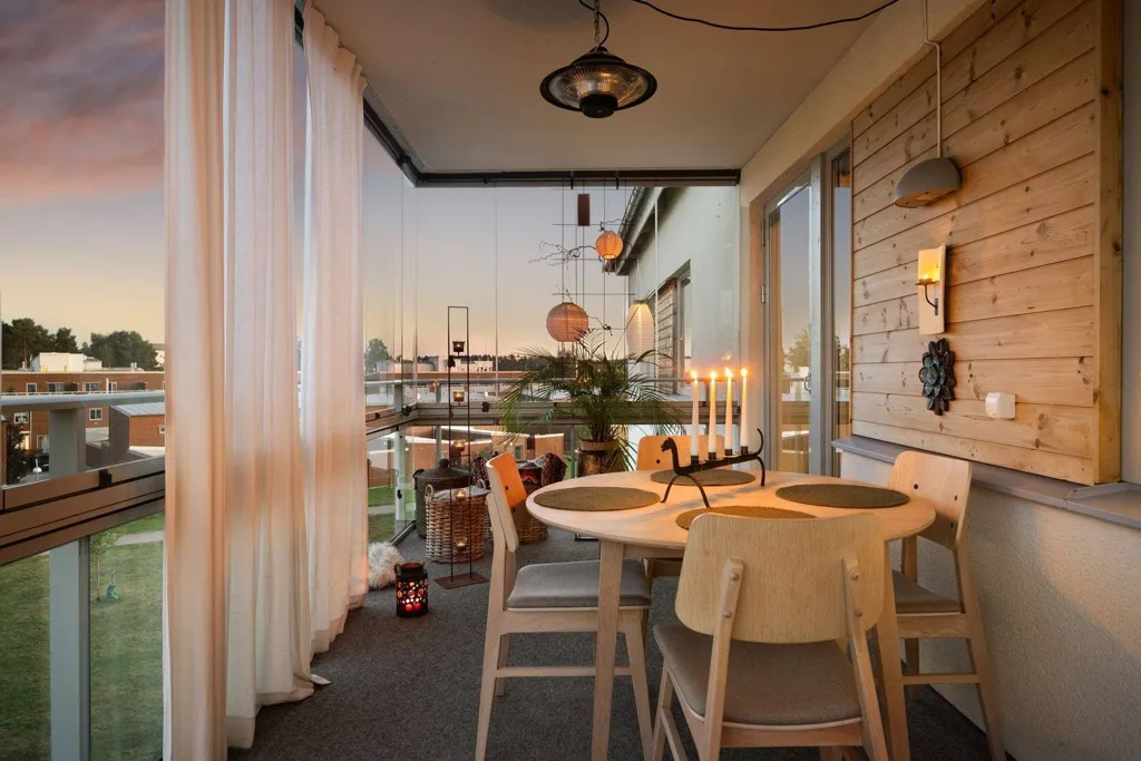 Balcone - Three-Bedroom Apartment with Balcony in Nyköping