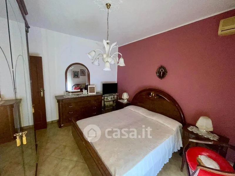 Chambres - Three-bedroom Apartment in Cristo Re, San Cataldo