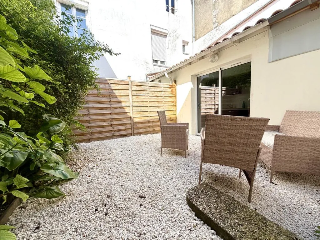 Jardin - Duplex 3 Pièces avec Terrasse en Centre-ville de La Rochelle