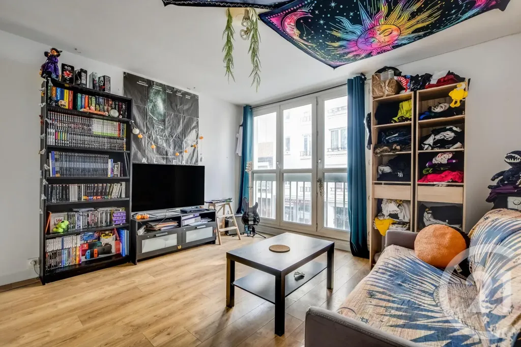 Séjour - Studio au Calme avec Double Exposition à Paris 20e