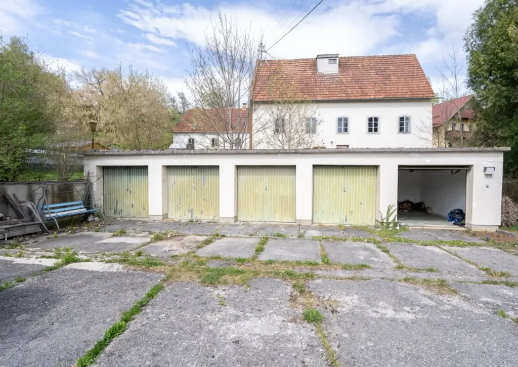 Garage - Historic Mill with Schloss Proximity in Achleiten