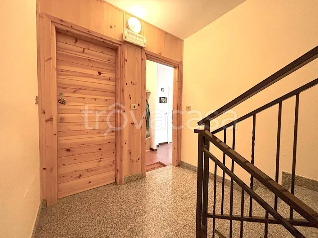 Esik - Three-bedroom Apartment with Balcony in Oulx
