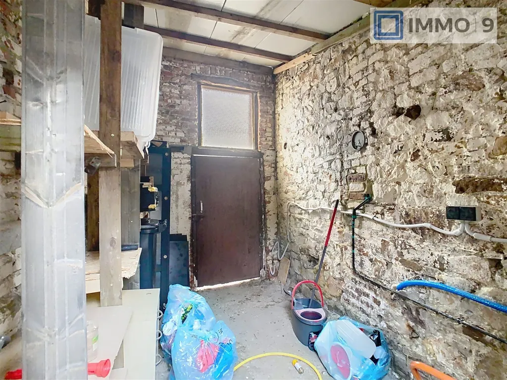 Pesuköök - Restoration-Ready House with Garden in Andenne